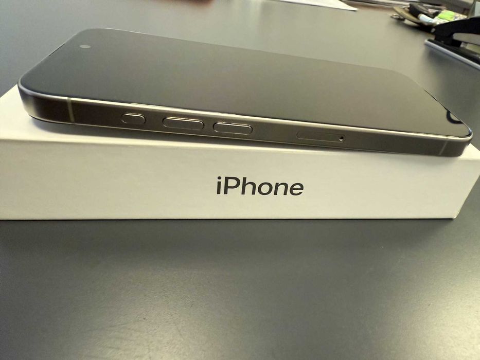 iPhone 15 pro 256gb titânio