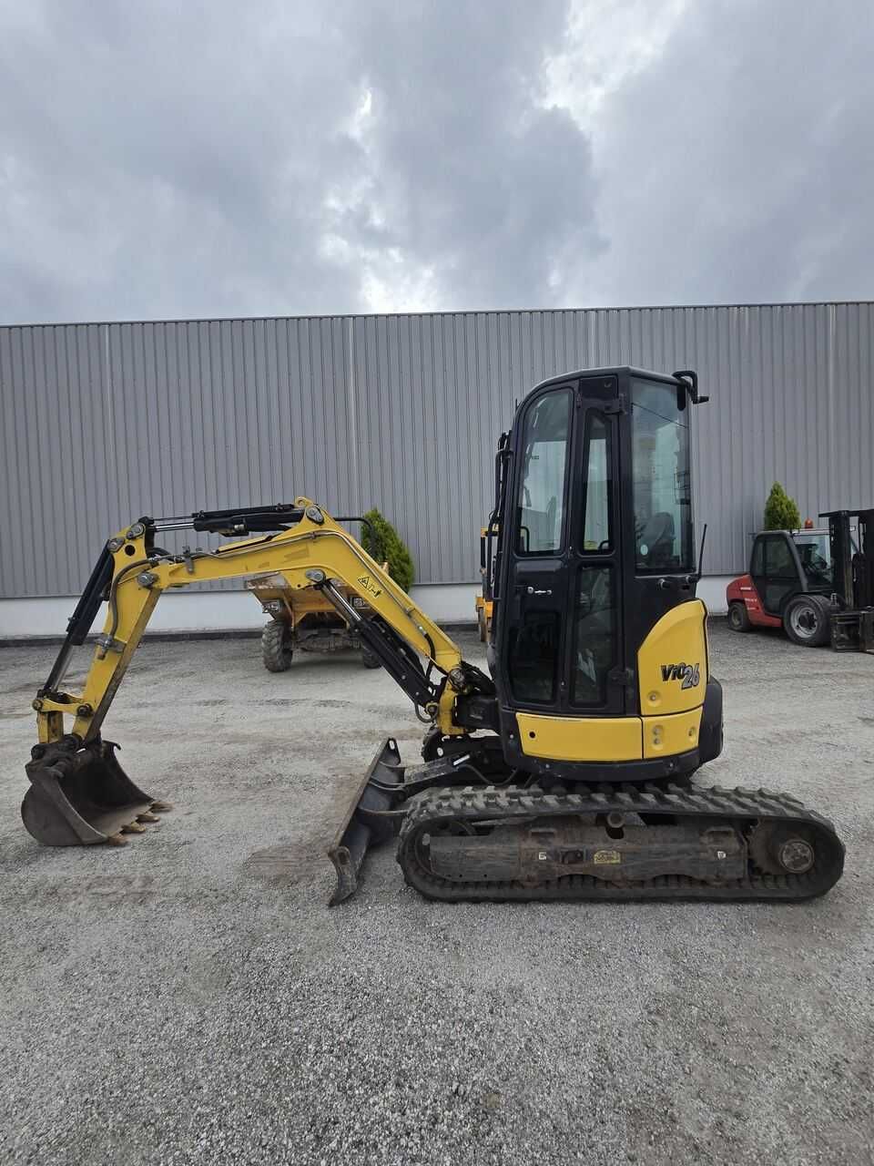 Mini Giratória Yanmar Vio26