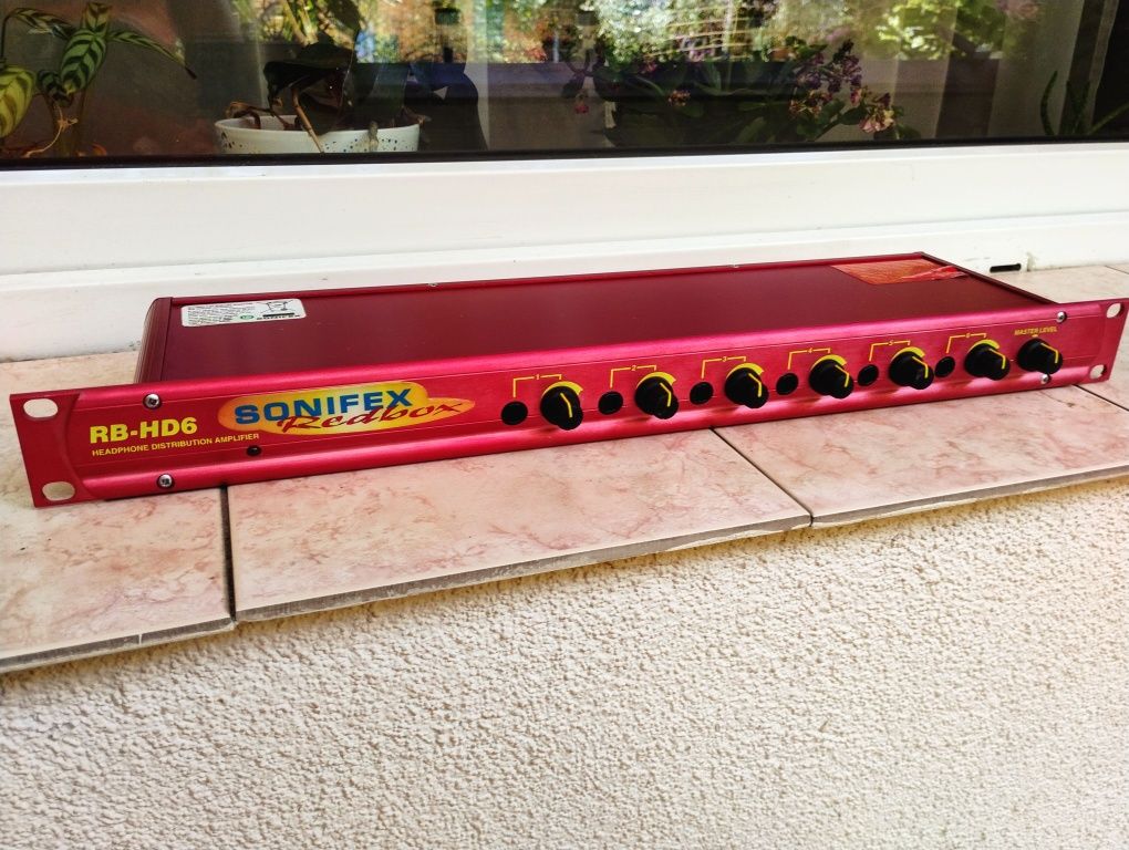 Sonifex Redbox RB-HD6 wzmacniacz słuchawkowy rack 19" 6 kanałów xlr