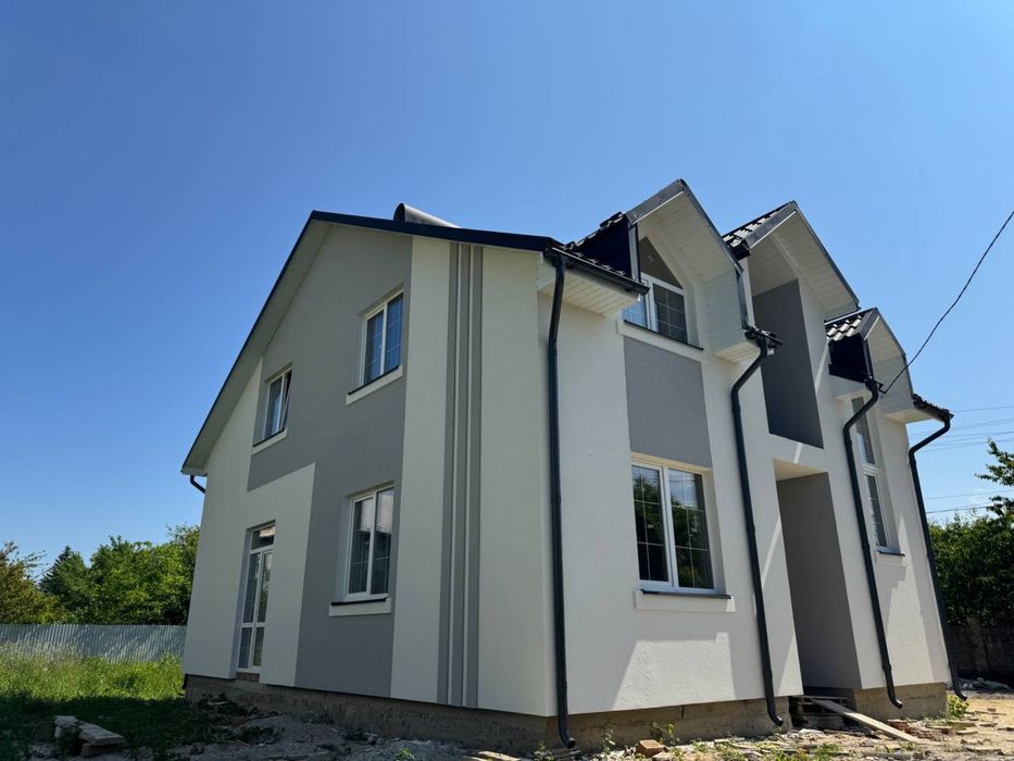 Новозбудований елітний особняк