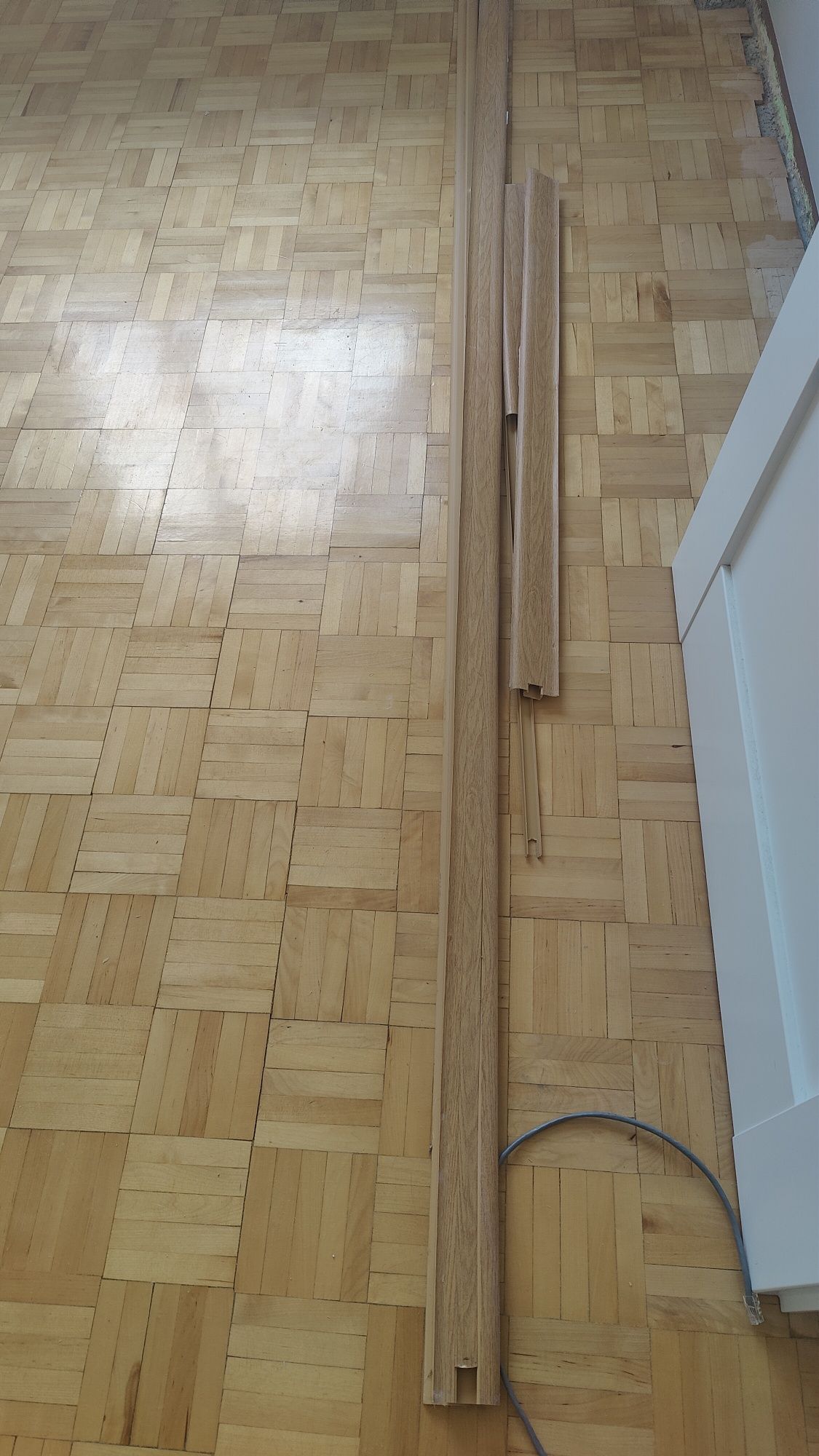 Listwy przypodłogowe z demontażu oddam gratis