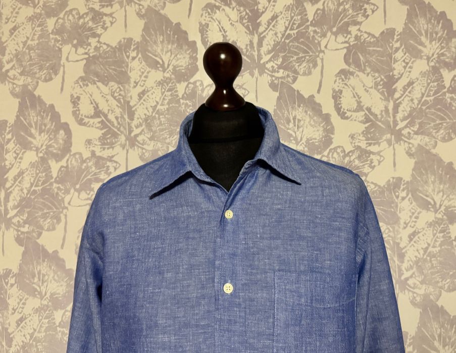 Льняная рубашка Uniqlo .