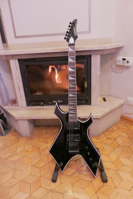 Gitara  elektryczna Samick Warlock WKRB 121