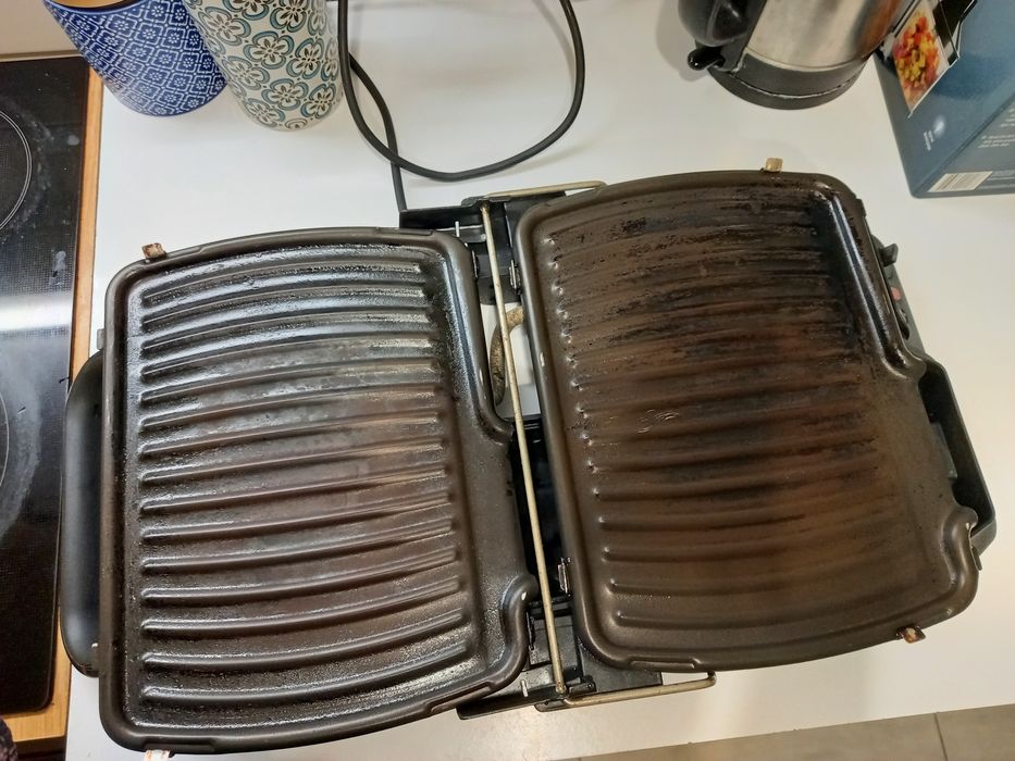 Продам полностью рабочую гриль Tefal