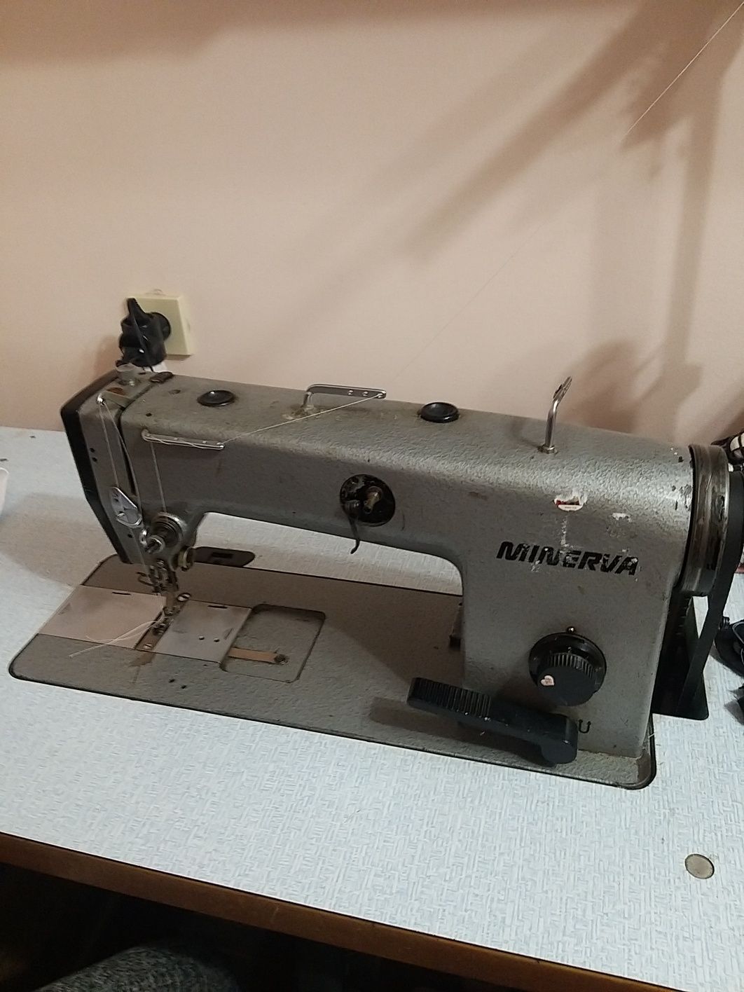 Швейная машинка MINERVA