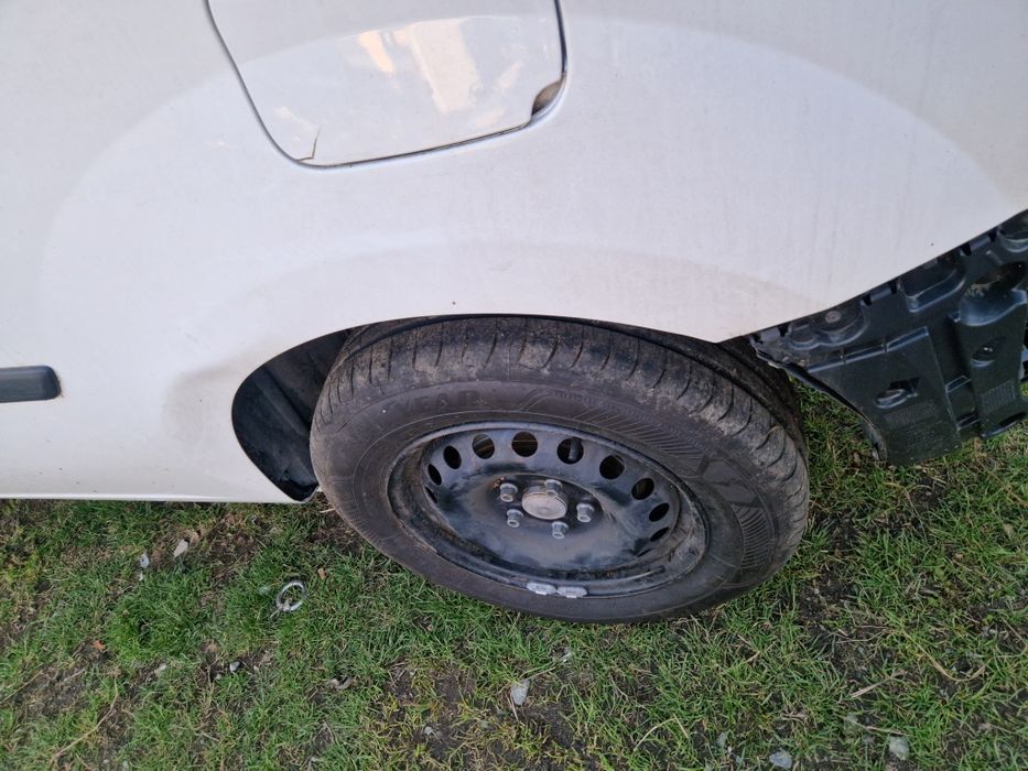 Renault Kangoo koła 195/65/15  opony 2023 rok jak nowe