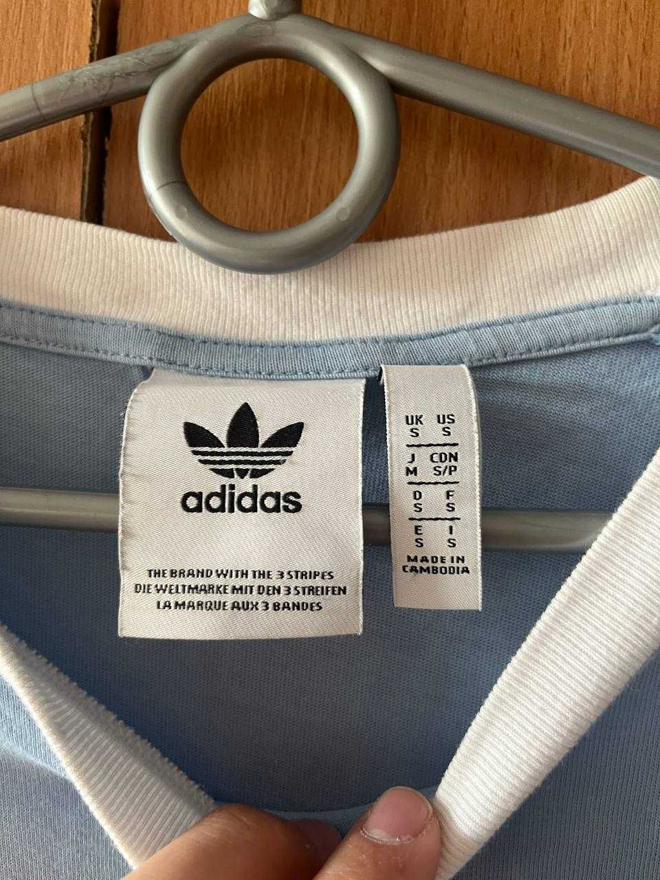 Футболка від бренду Adidas