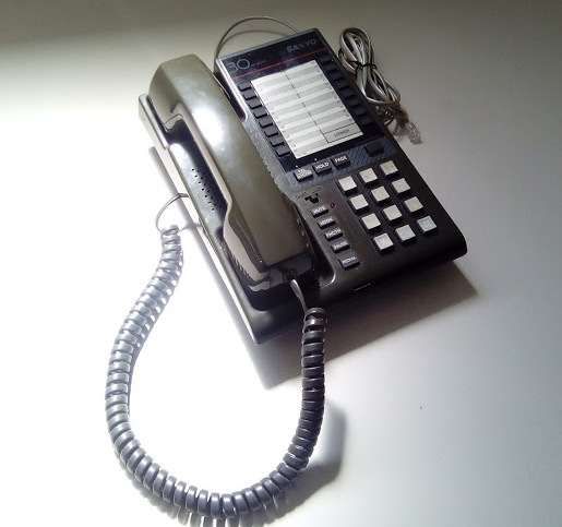 Telefone Sanyo CLT100 Alta voz, com 30 memórias