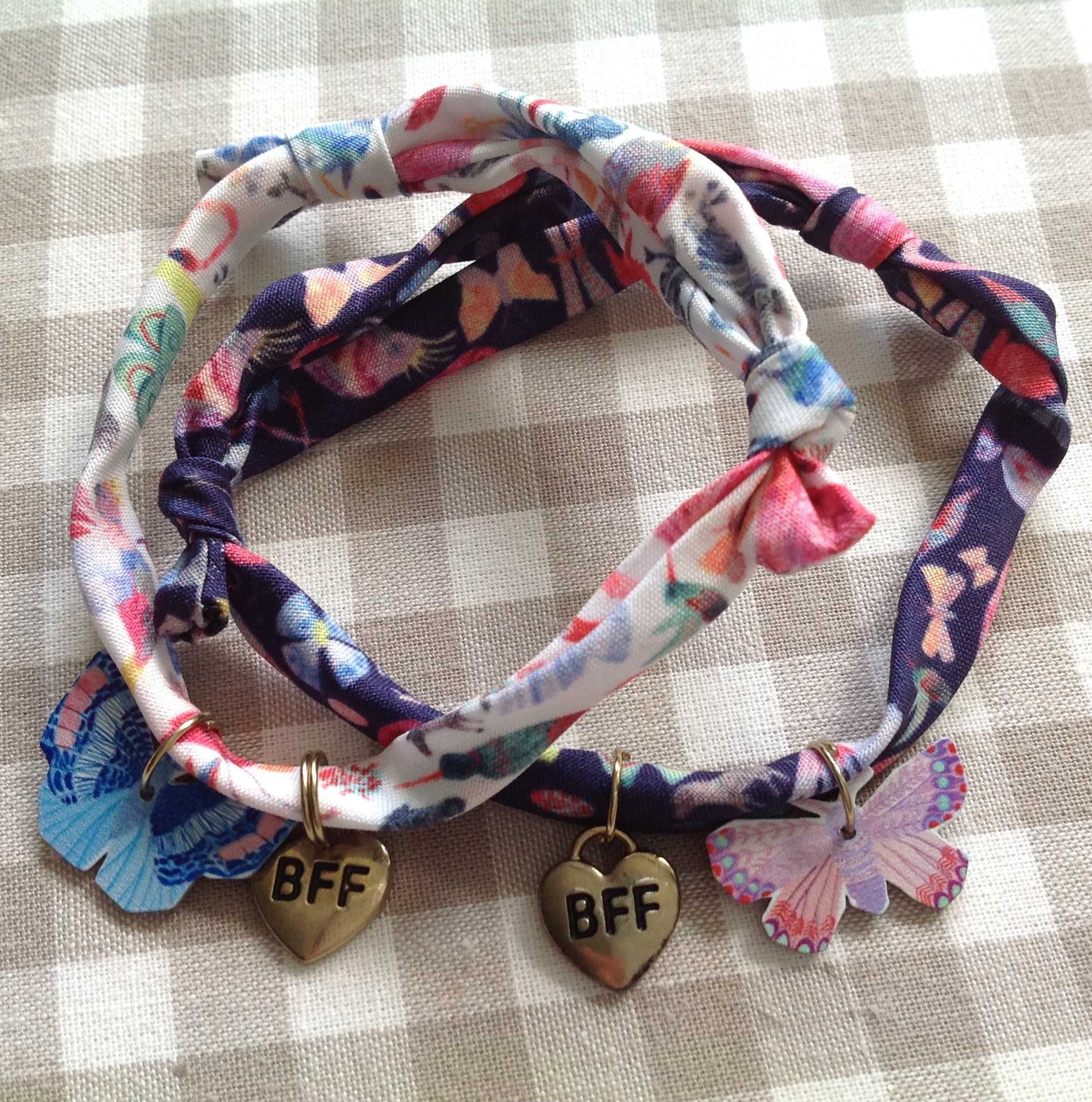 H&M bransoletki BFF z kolekcji Nathalie Lete