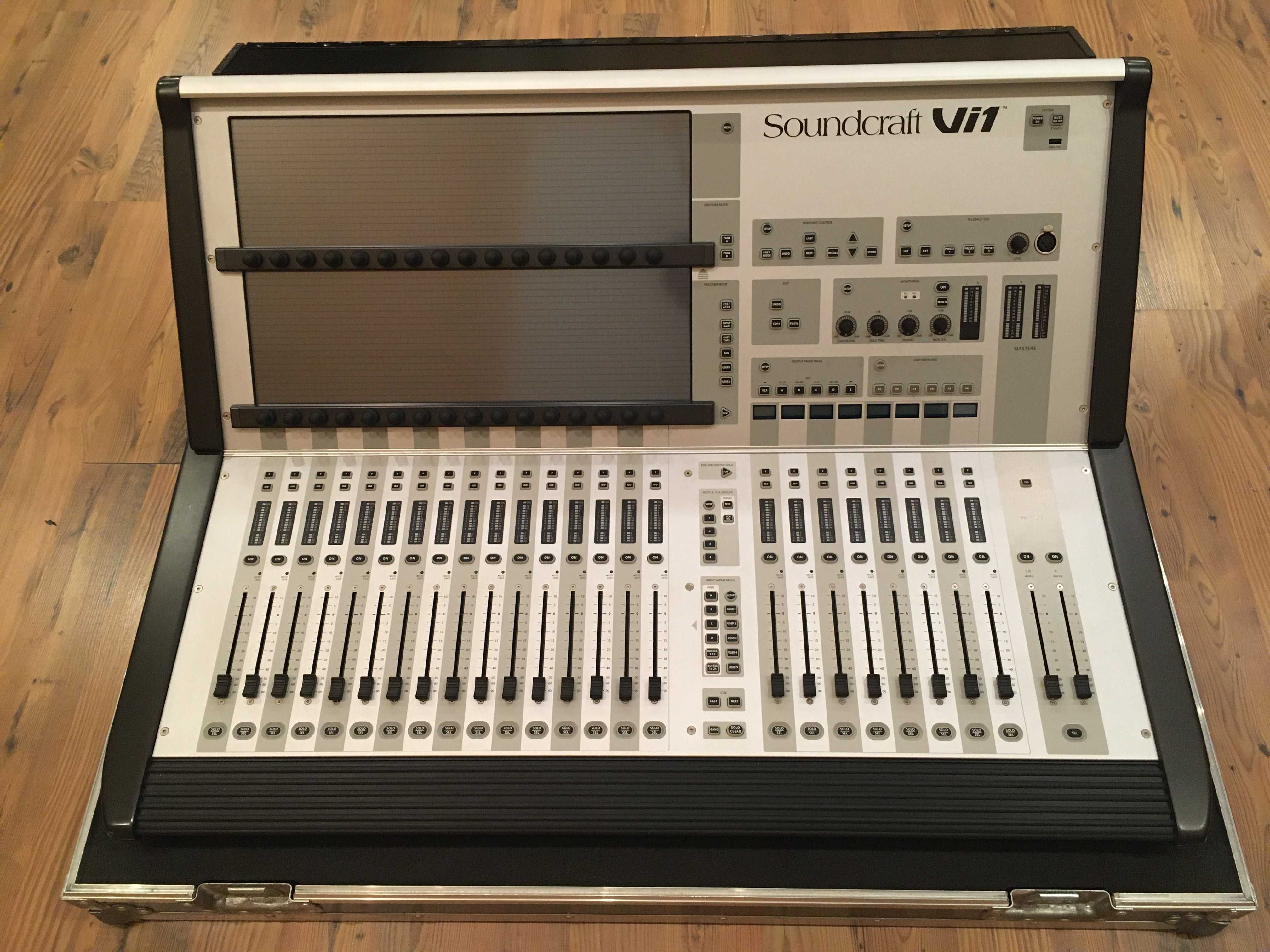 Soundcraft Vi1 - mikser audio