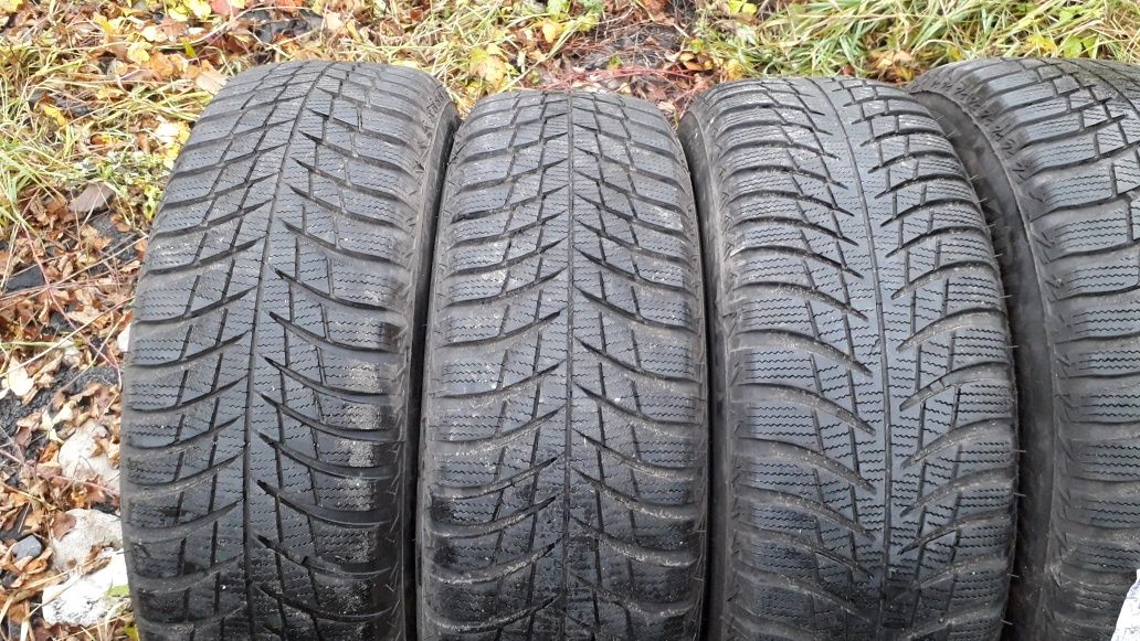 4xopona zimowa BRIDGESTONE w rozmiarze 215/65 R17