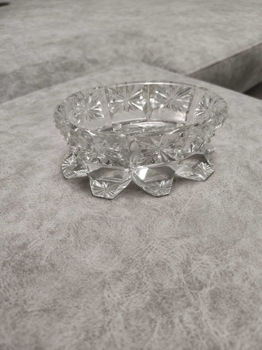 Продам хрустальную вазочку