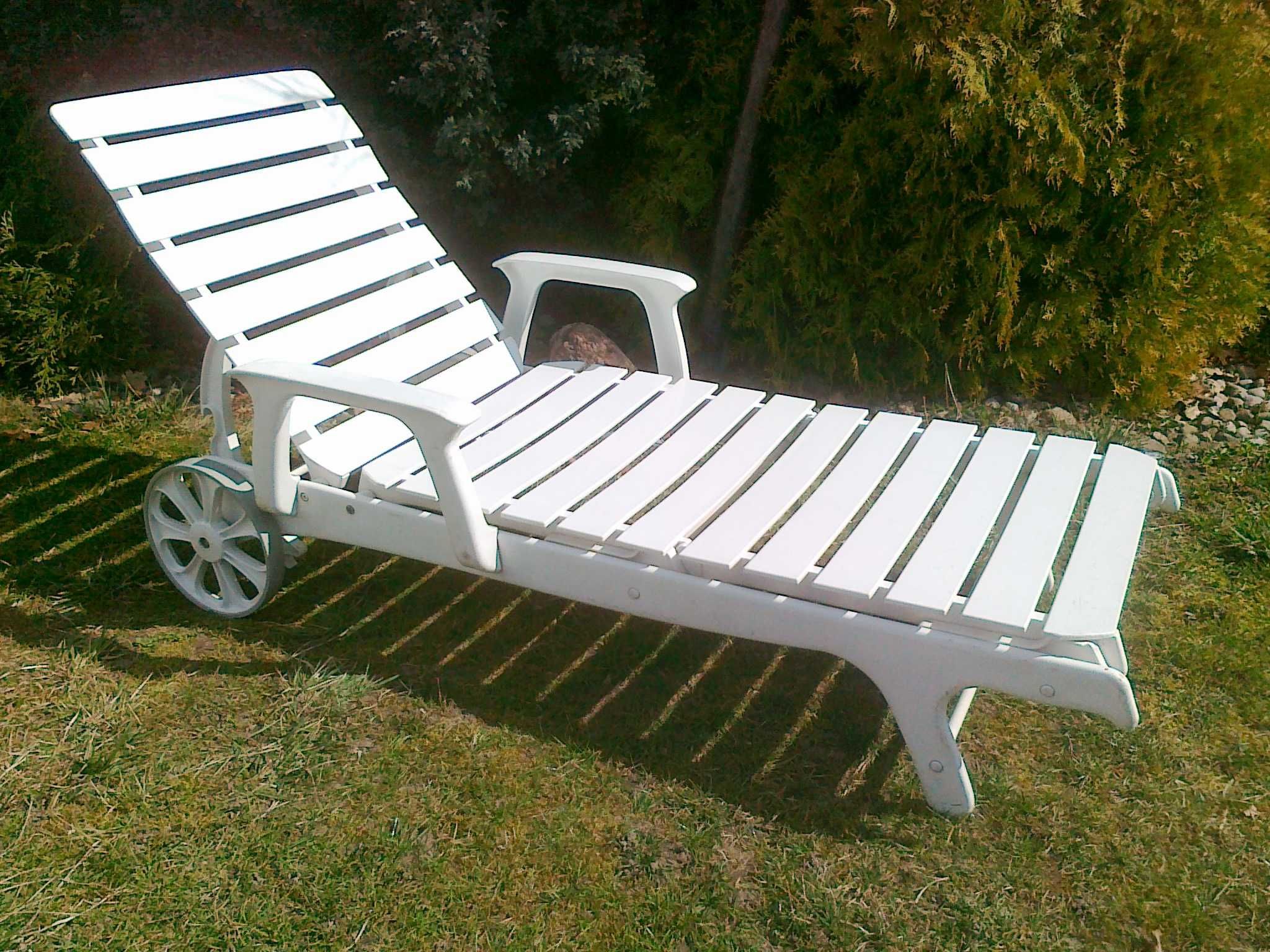 Leżak ogrodowy biały basenowy długi łóżko leżanka fotel do opalania