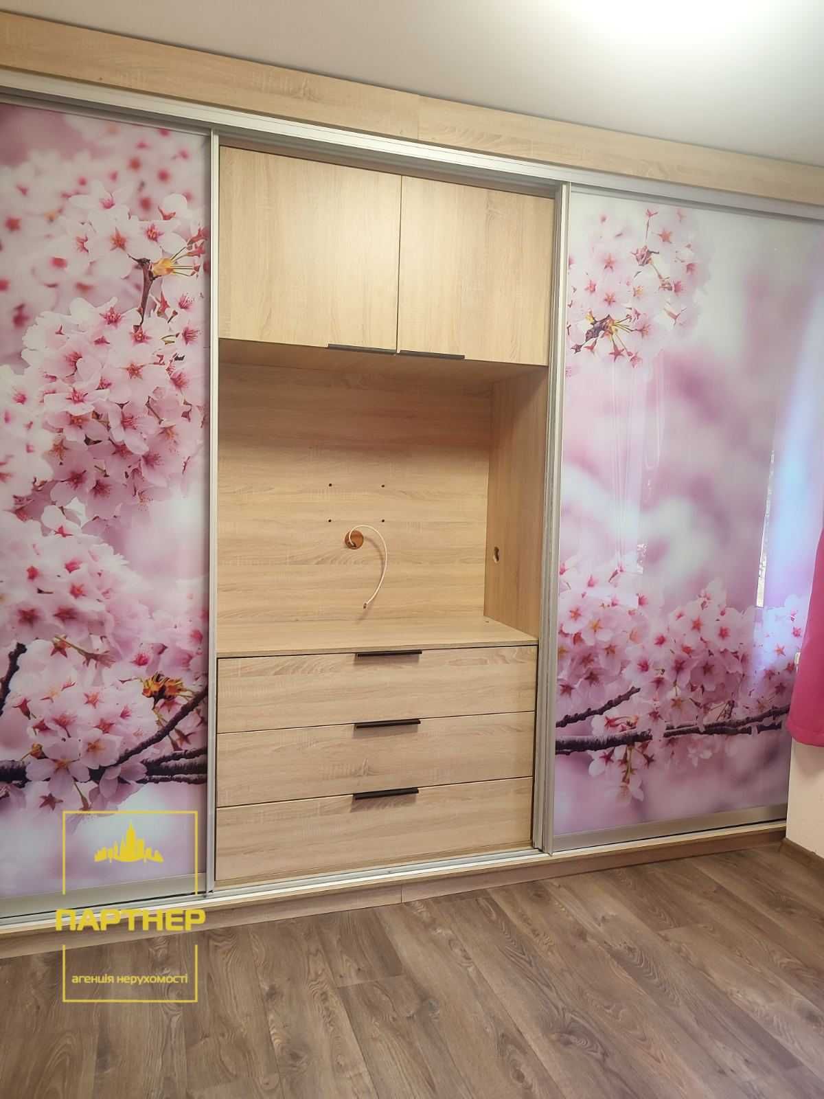 Продам 2х  кімнатну   квартиру  в  тихому  центрі  Кременчука