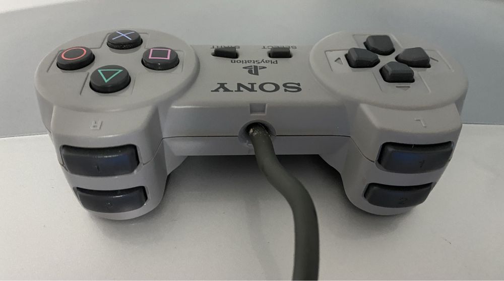 Playstation ps one + jogos e comandos