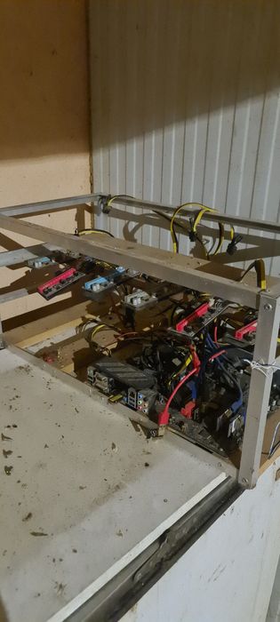 25 placas graficas Amd nitro rtx 570 rig