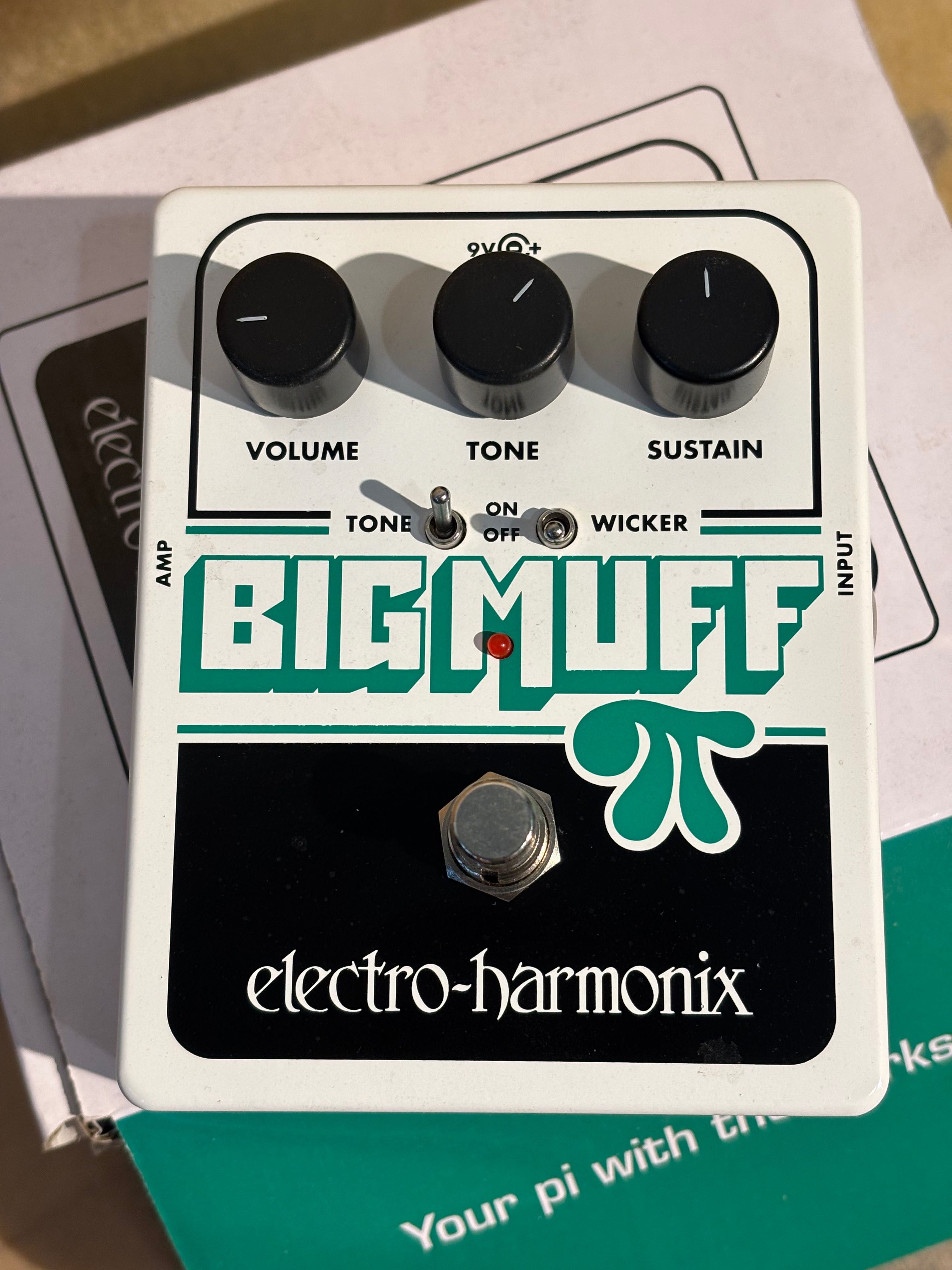 Efekt gitarowy Electro-Harmonix Big Muff Pi with Tone Wicker