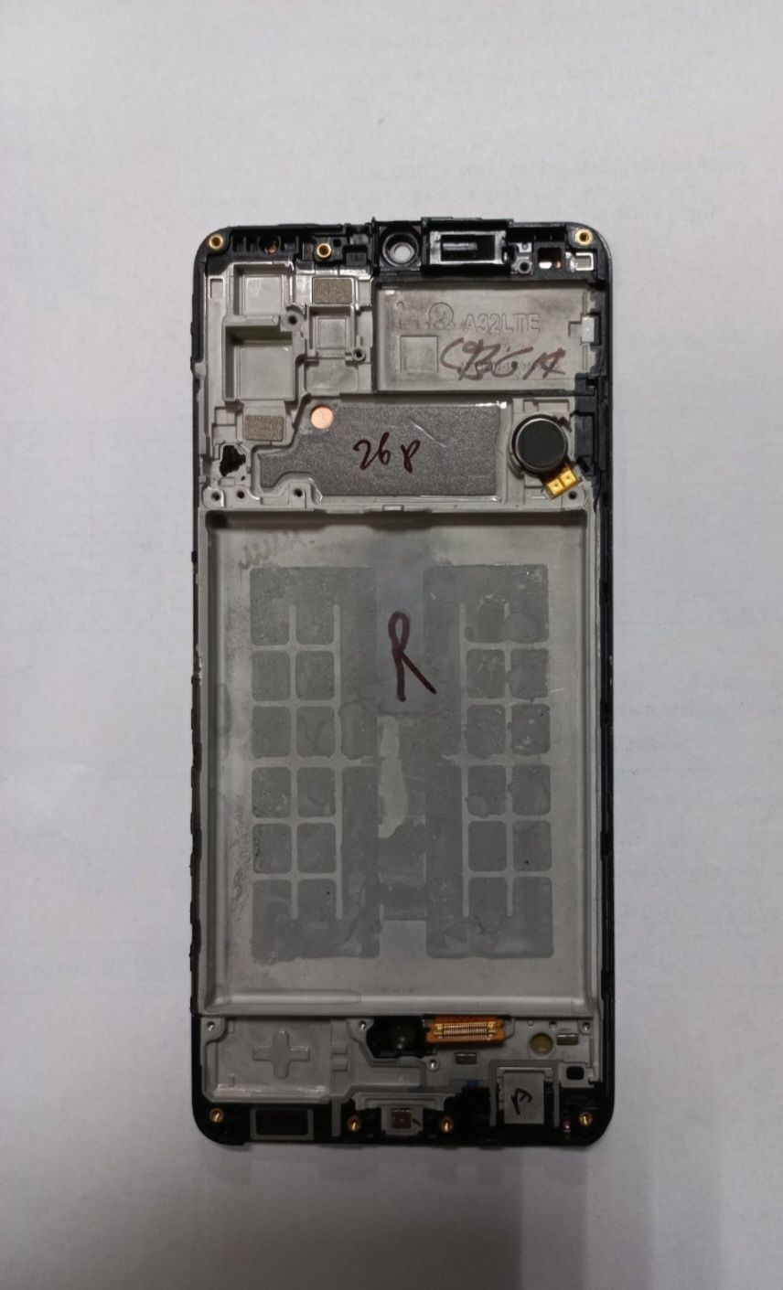 Дисплей Самсунг А32,оригінальний.цілий нецарапаний робочий на всі 100%