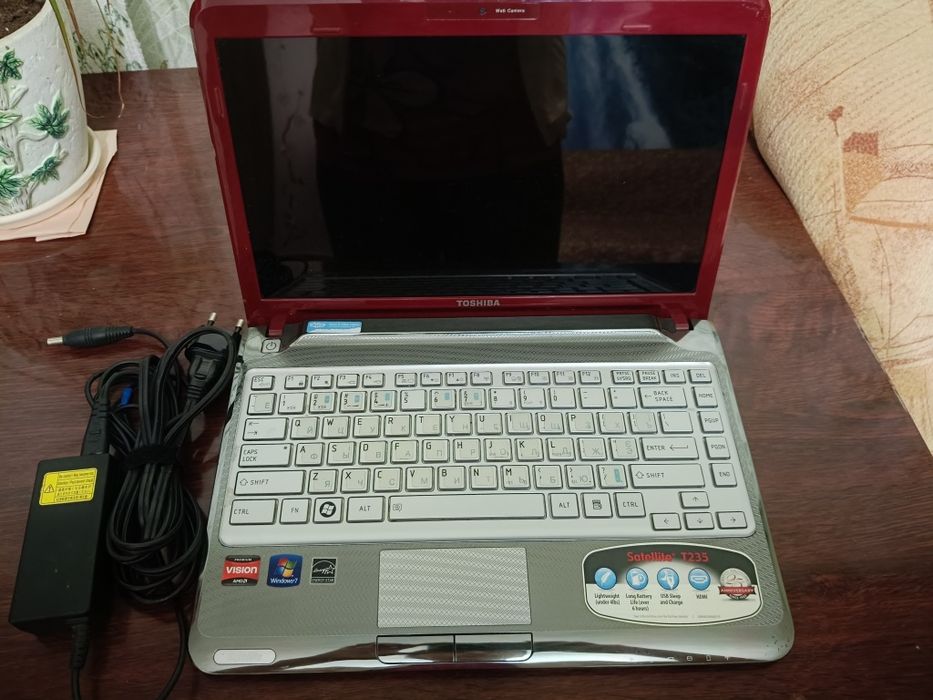 Ноутбук Toshiba на запчастини