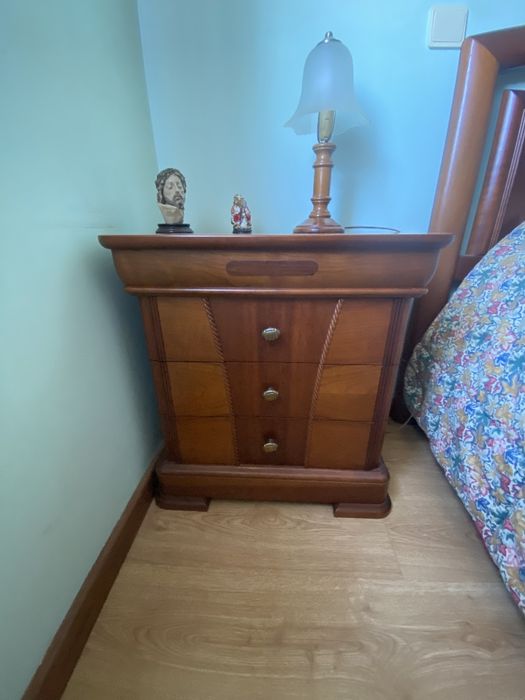 Quarto de casal em madeira maciça cerejeira