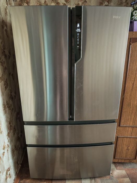 Холодильник Haier HB25FSSAAA