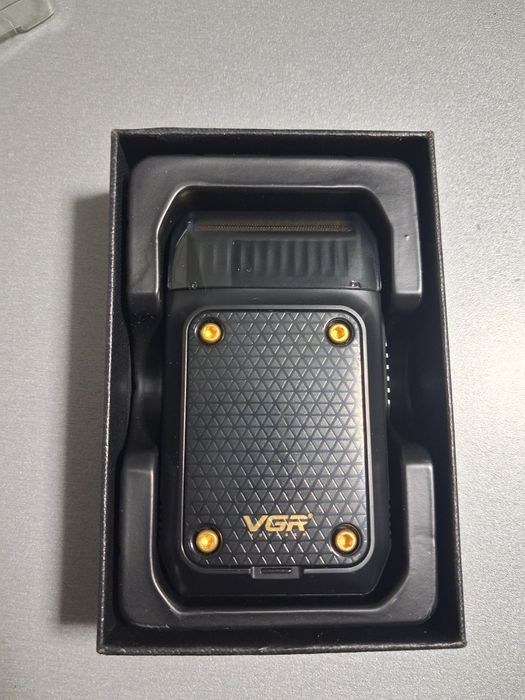 Електробритва VGR V-353 BLACK для сухого та вологого гоління Waterproo