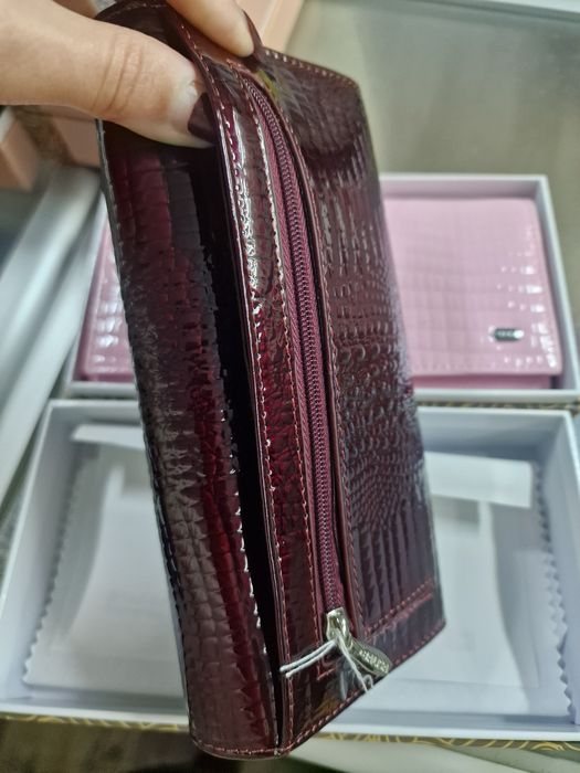 Продам шкіряні гаманці