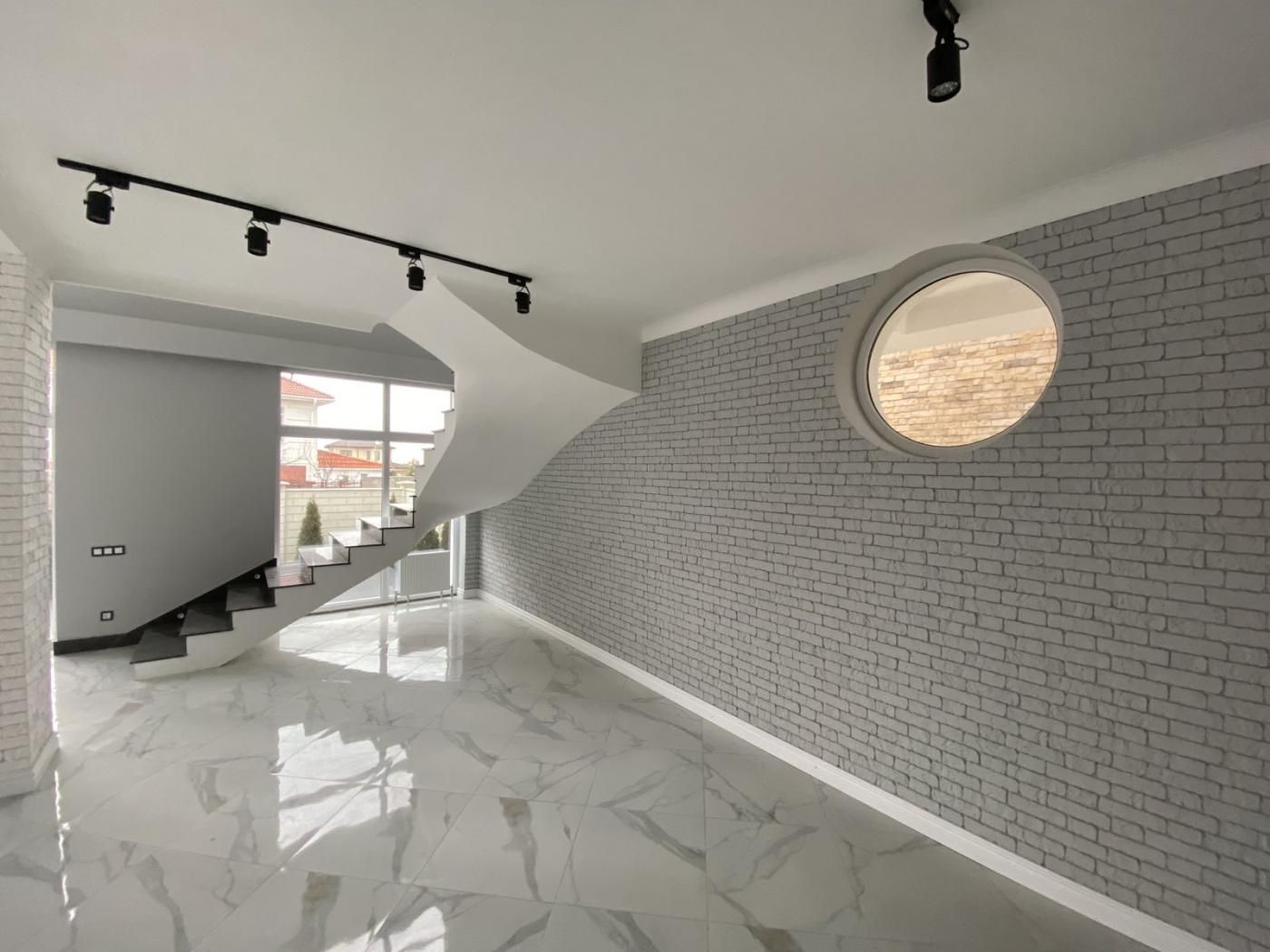 Продажа готового нового ДОМА в Совиньоне, 170м²