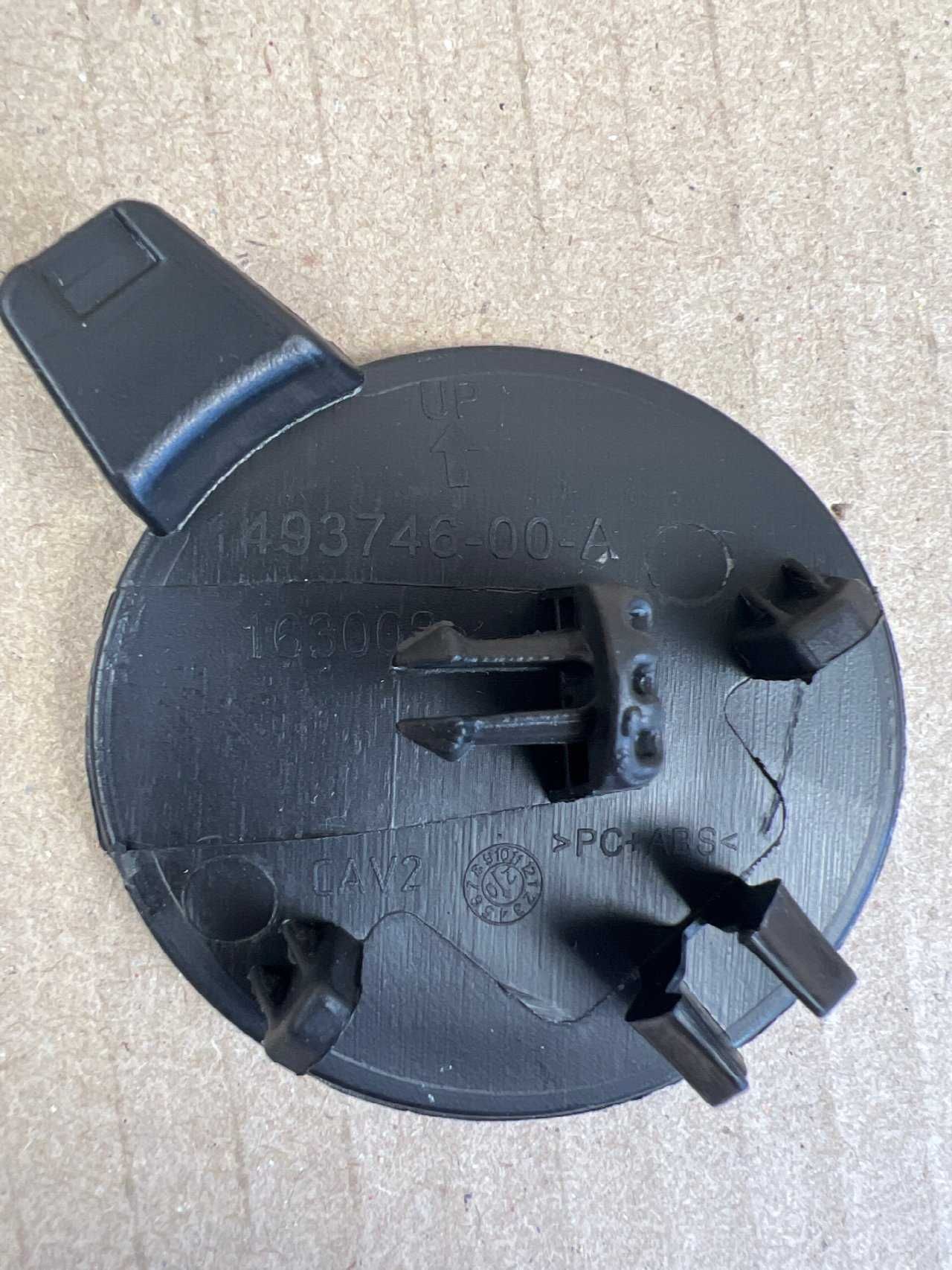 Заглушка крюка переднего бампера Tesla Model Y 20-25  149374600A