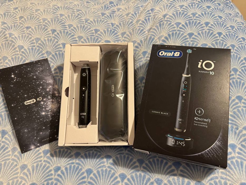 Електрична зубна щітка Oral-B iO 10 Black