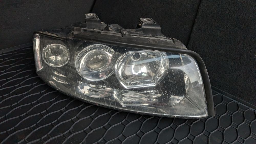 Audi a4 b6 lampa odbłyśnik soczewka D1S Xenon ksenon reflektor