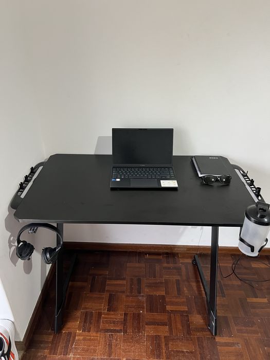 Mesa e Cadeira Gamer