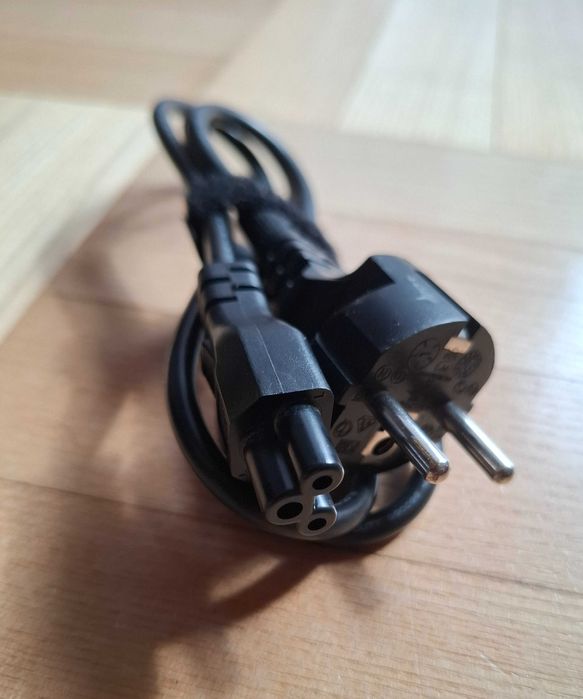 Kabel zasilający laptop koniczynka
