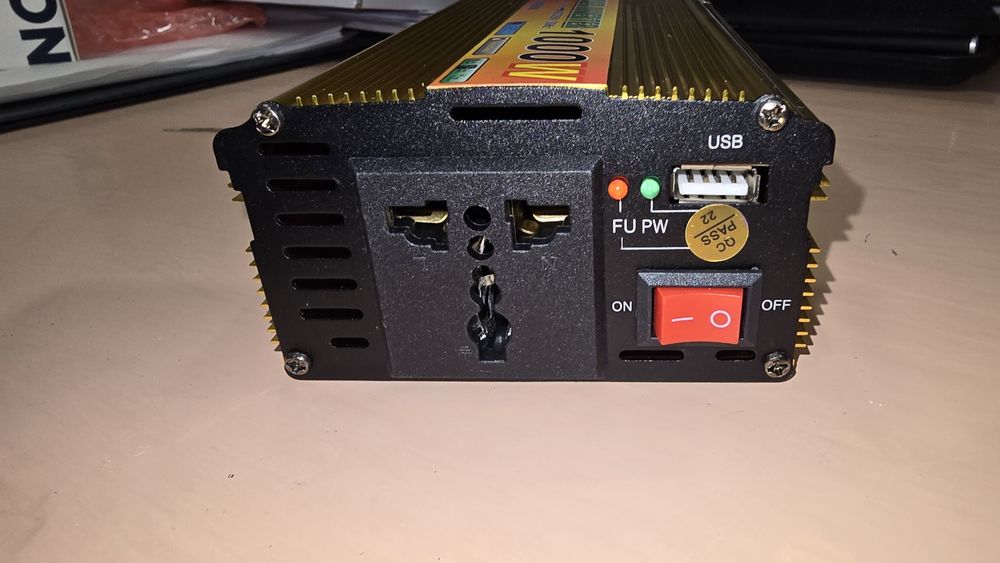 Інвертор UKC 1000W.   12-220в.