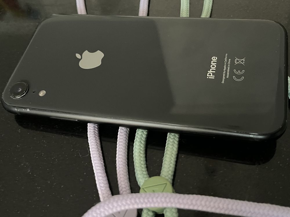 Vendo iPhone XR + 5 capas