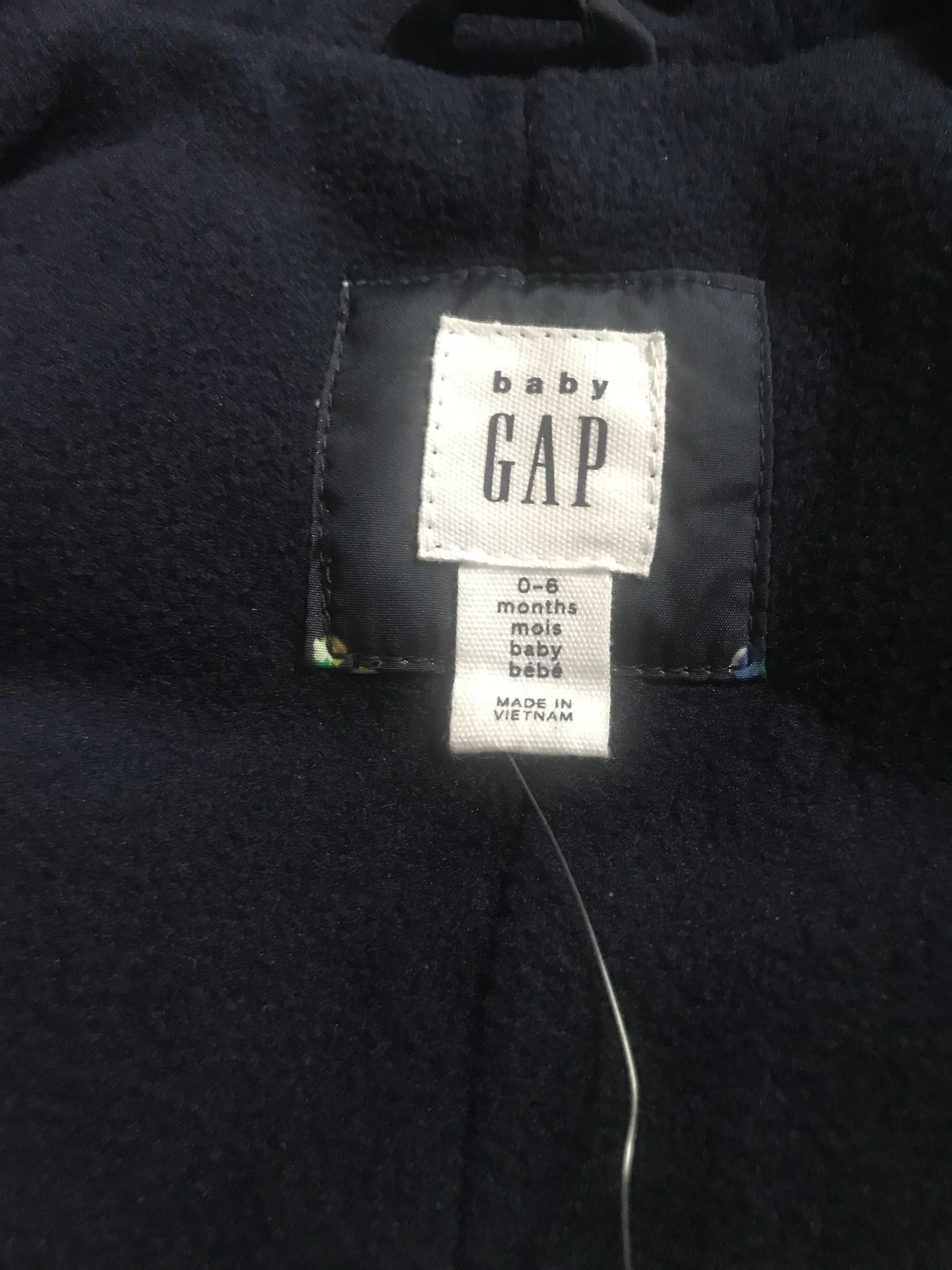 Новий тепелий комбінезон GAP розмір 0-6 міс