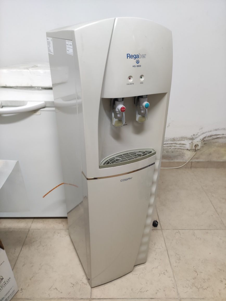 Dispensador água filtrada, fria e quente, marca Coway