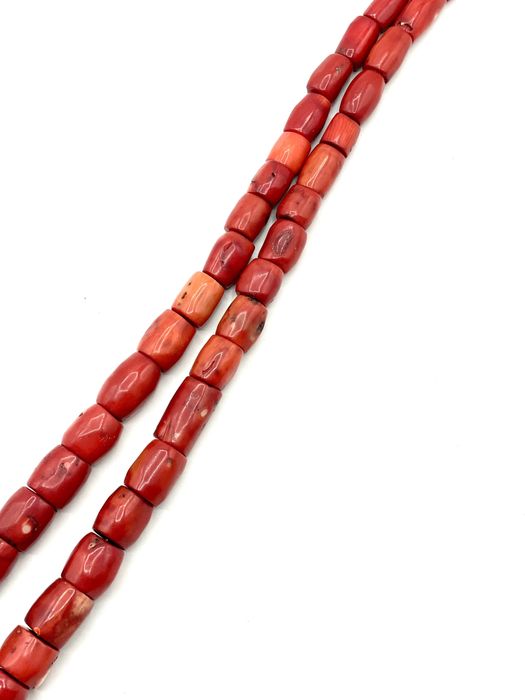 Grande colar de coral antigo