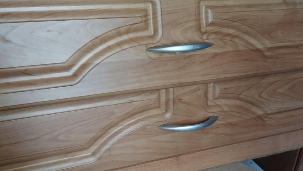 Продам спальню з тумбочками