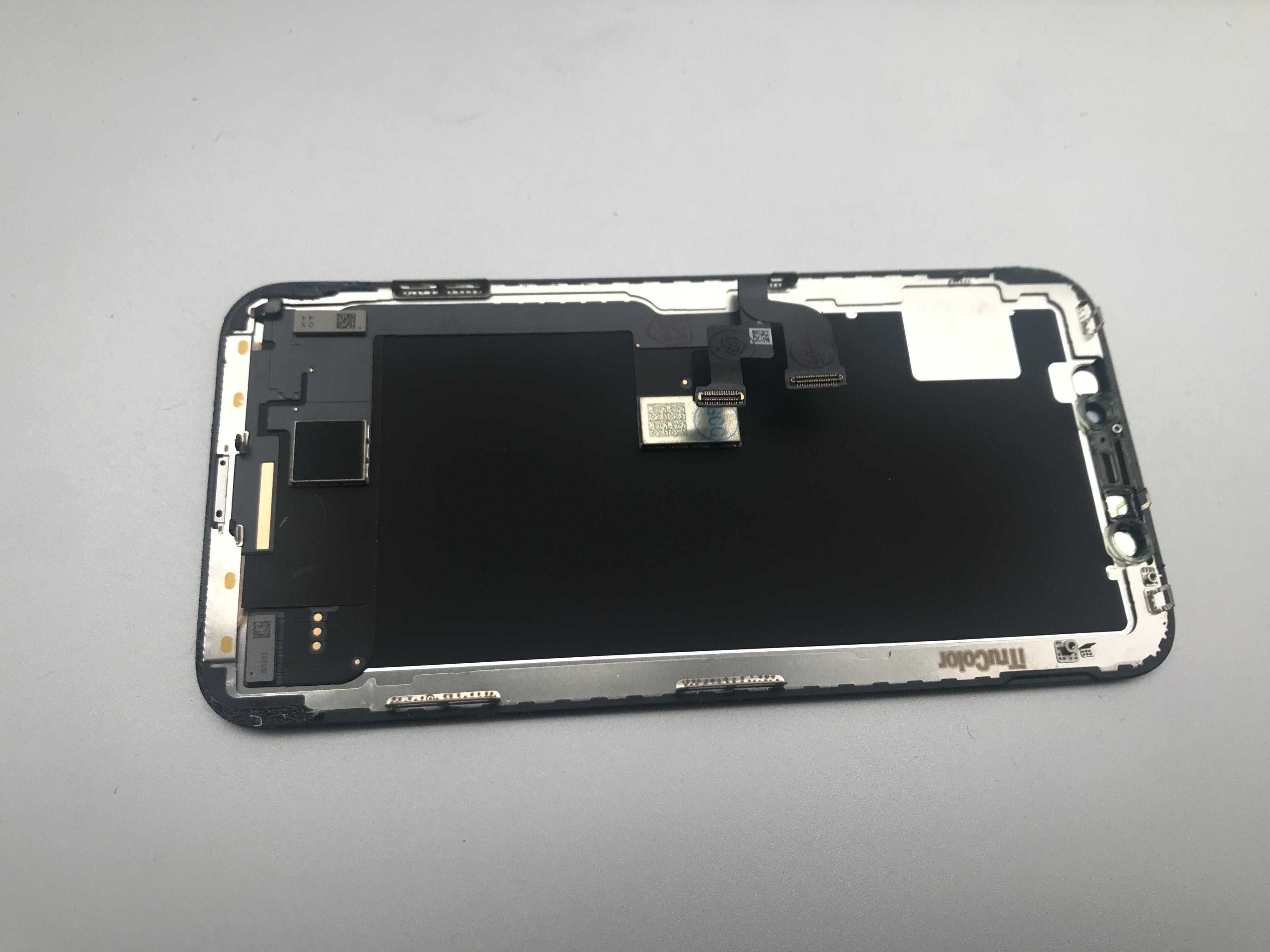 Iphone x тачскрін під переклейку, єкран не працює.