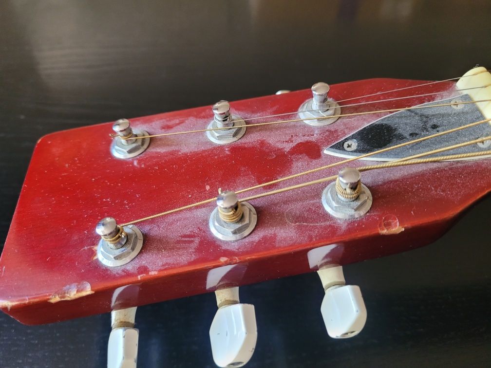 Gitara akustyczna Universal