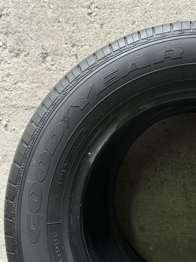 Pneus 175/70r14 Good Year DuraGrip com 85% piso