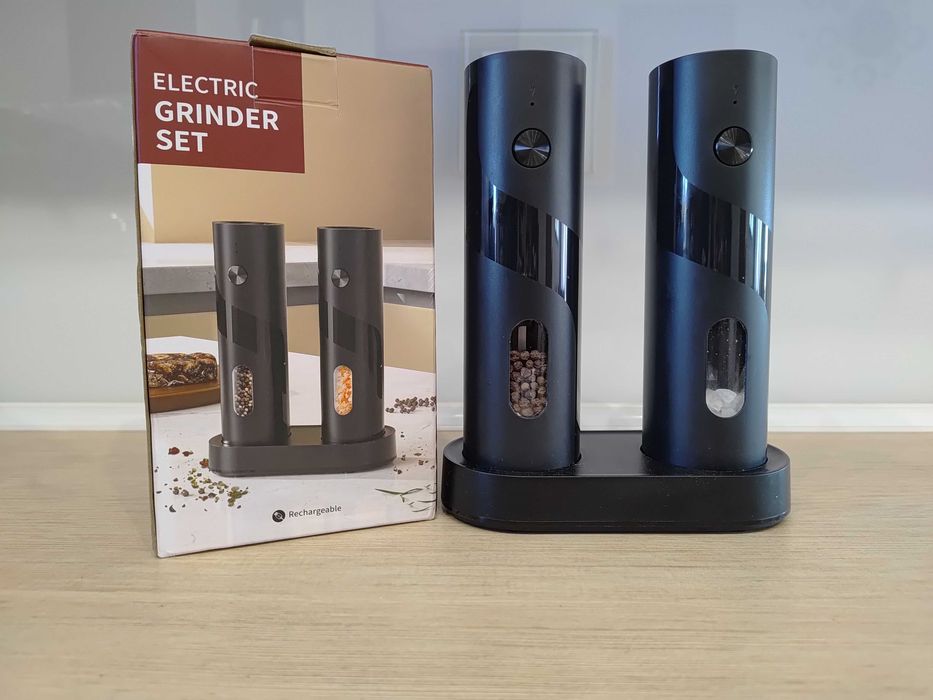 Zestaw elektrycznych młynków do soli i pieprzu na USB