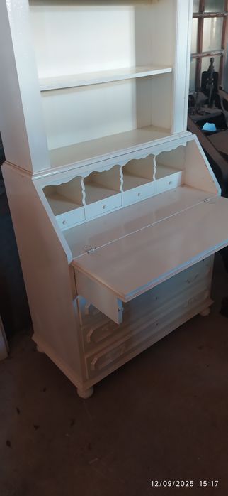 Eescravaninha antiga em madeira