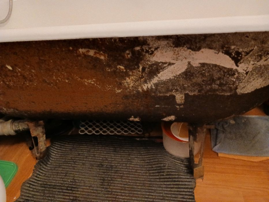 Stara wanna żeliwna