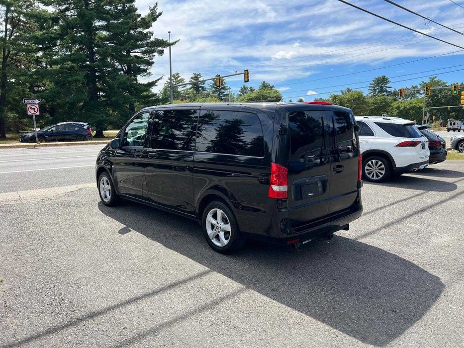 2020 Mercedes-Benz Metris в порту