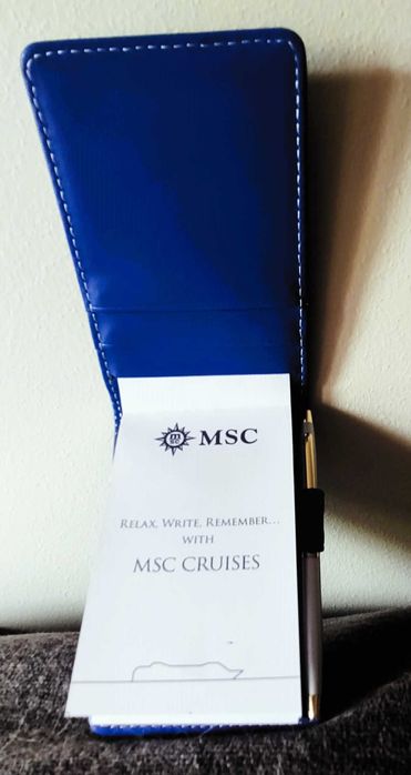 Saco MSC + Bloco notas MSC + Caneta Abu Dhabi