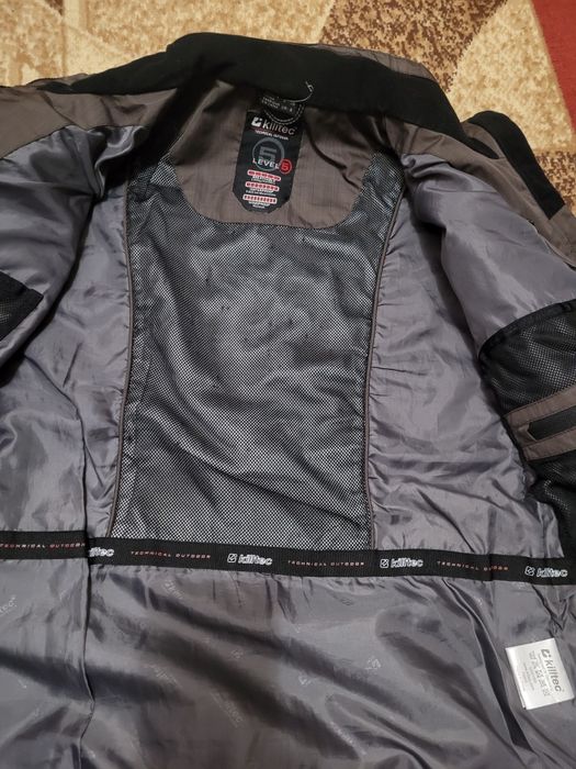 Куртка ветровка женская