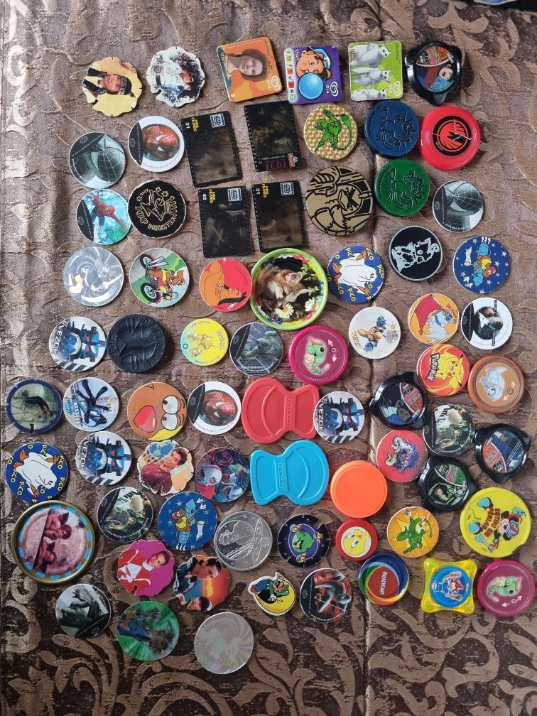 Varios tazos pokemon marvel futebol etc