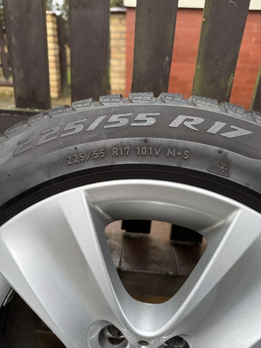 FELGA BMW 17  225/55 R17  zimowa z opona Firelli